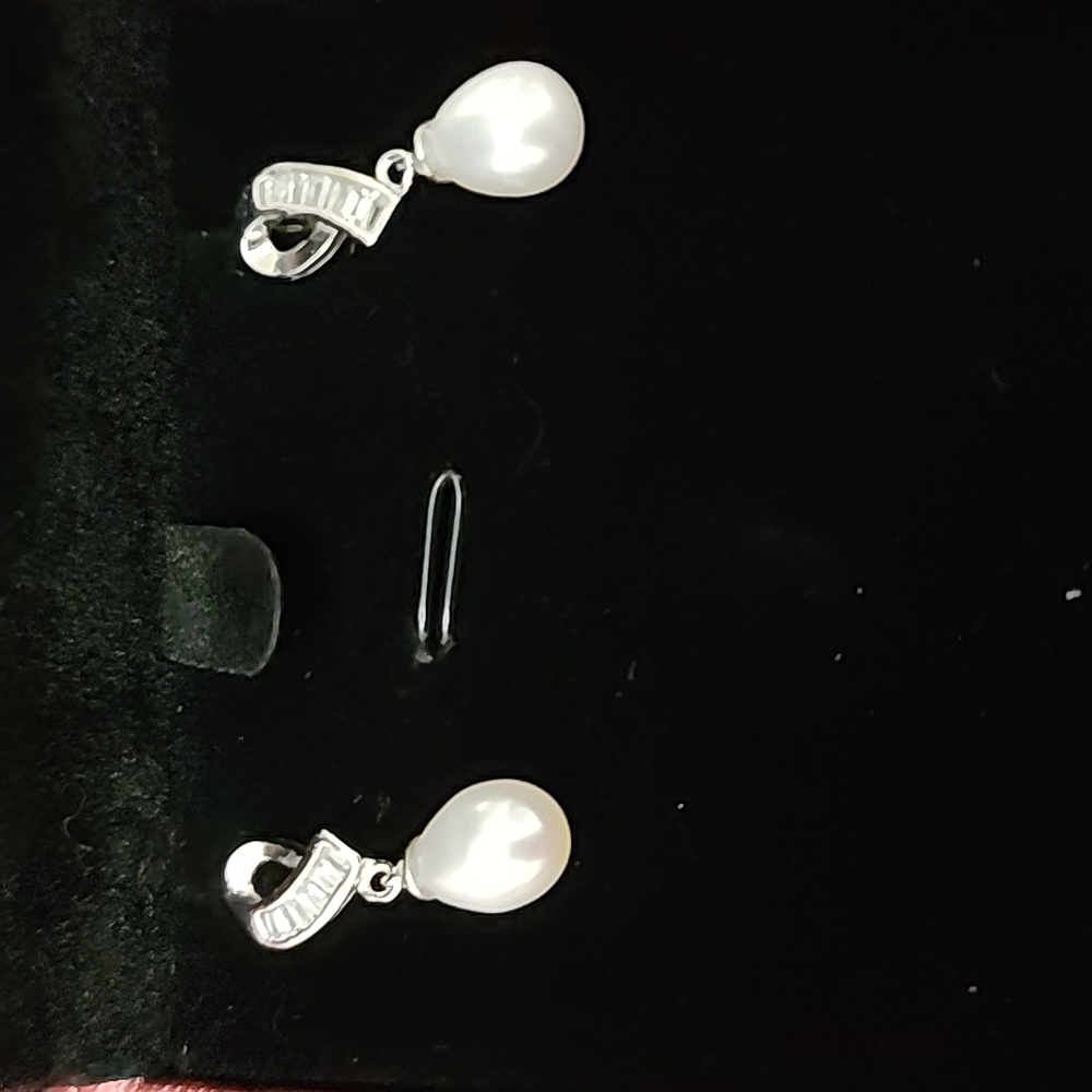 NWOT...Sterling Silver w/marking 925, Pearl Earrings Brand New